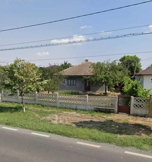 Casă cu 4 camere cu Teren 700 Mp în Ograda