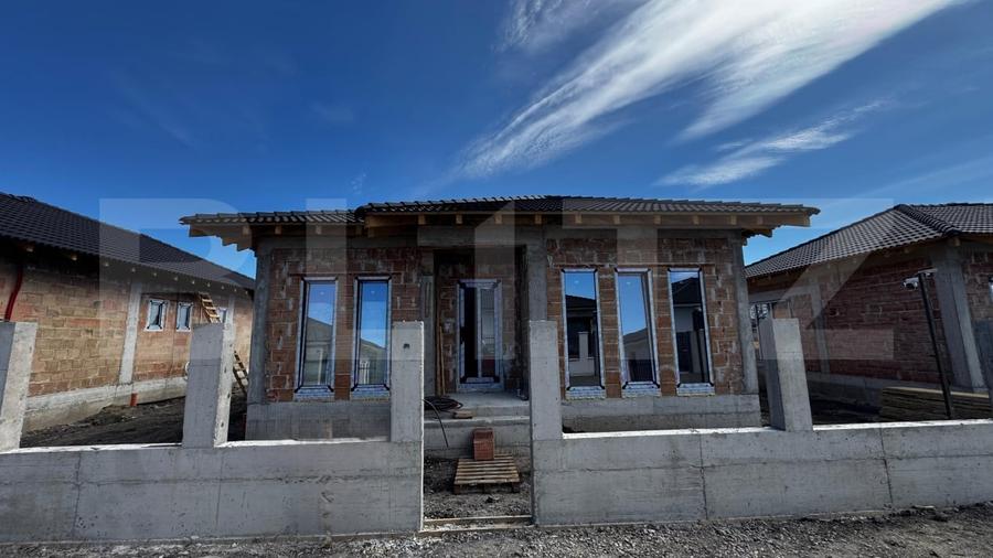 Casă individuală cu 4 camere cu Canalizare în Nord
