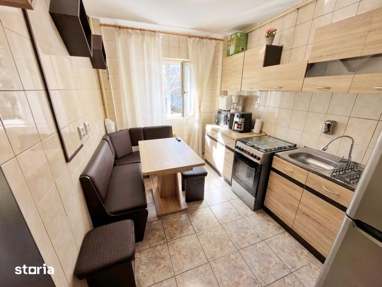 Apartament cu 2 camere decomandat, mobilat în Tei