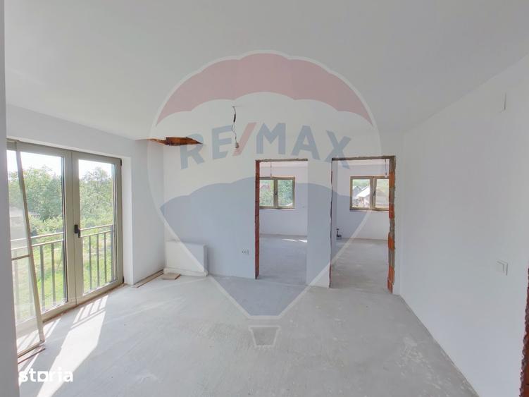 Casă cu 5 camere cu Teren 659 Mp în Câmpulung la Tisa