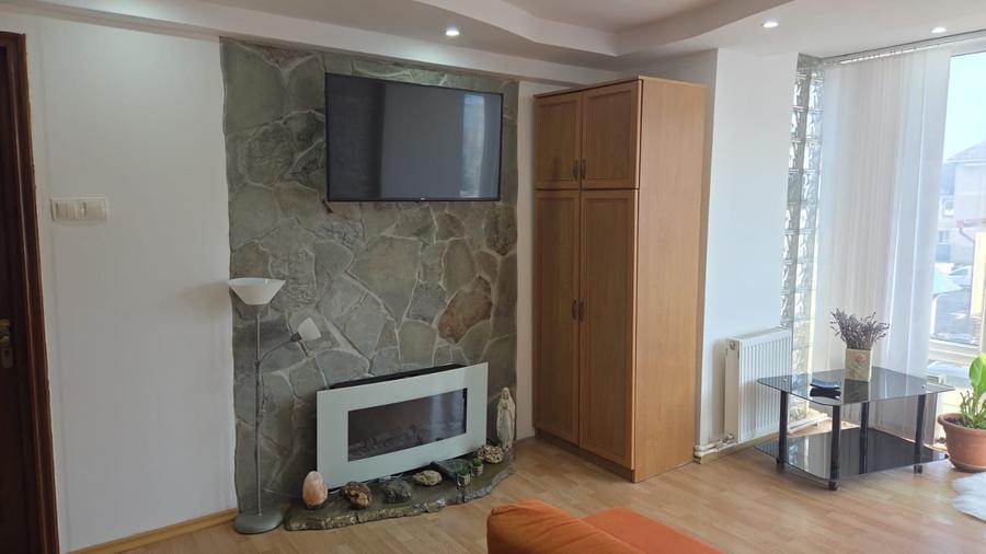 Apartament cu 2 camere decomandat în Exterior Vest