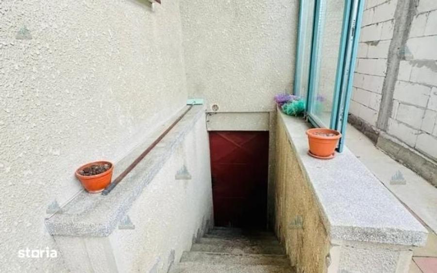 Casă cu 4 camere în Uiești