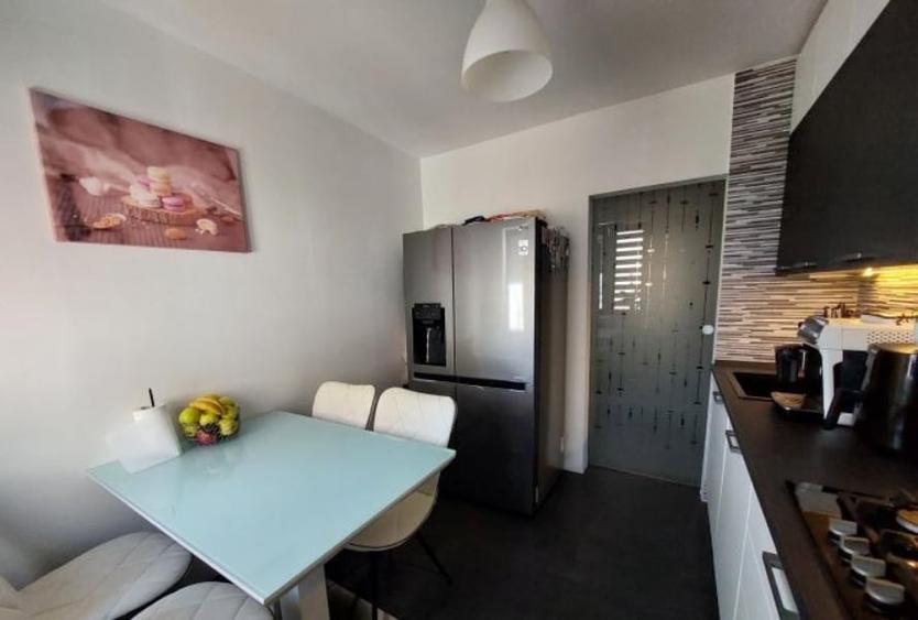 Apartament cu 3 camere decomandat în 1 Decembrie 1918