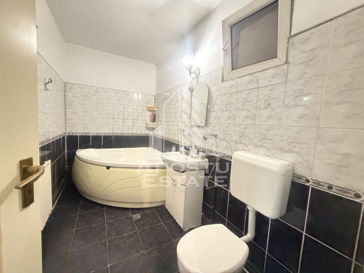 Casă individuală cu 4 camere cu Canalizare în Aradului