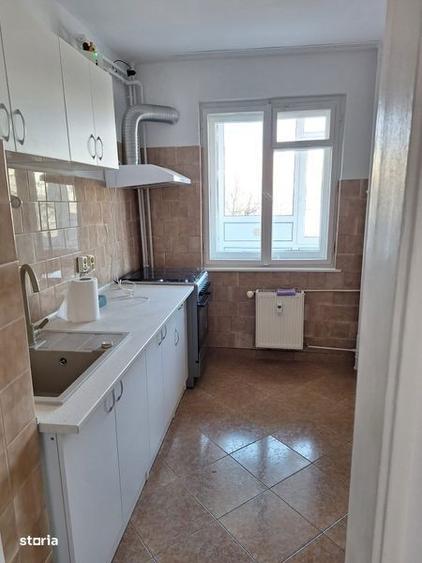 Apartament cu 3 camere în Drumul Taberei
