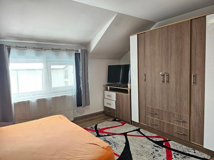 Apartament cu 3 camere decomandat, mobilat în Găvana