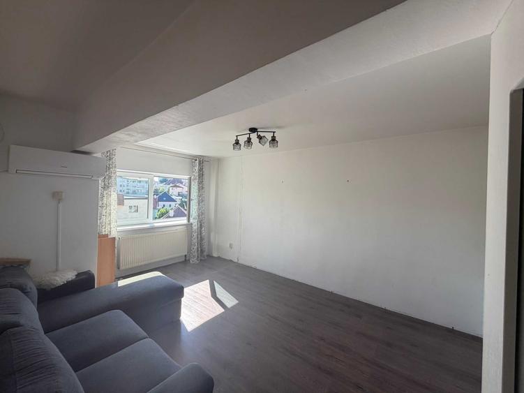 Apartament cu 2 camere decomandat în Ștrand