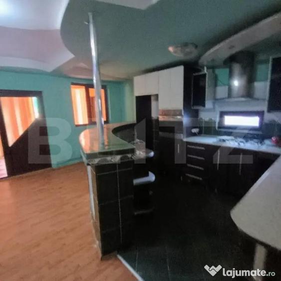 Casa cu 6 camere si garaj pretabil afacere zona Malu Rosu - 3