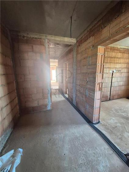 Duplex cu 4 camere cu Canalizare în Moșnița Nouă