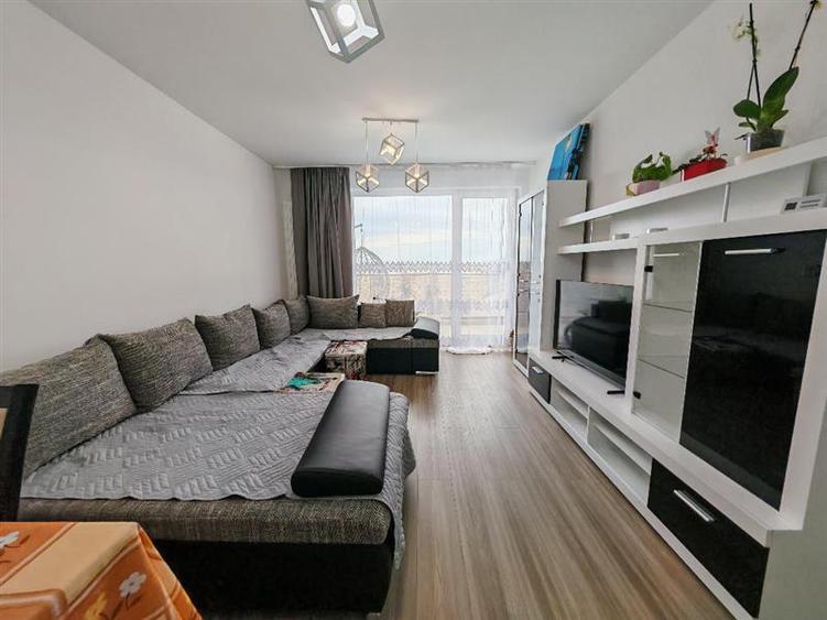 Apartament cu 3 camere decomandat, mobilat în Astra