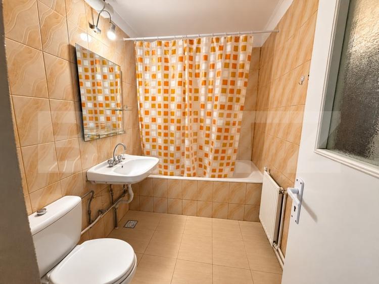 Apartament cu 3 camere decomandat, mobilat în Cetate