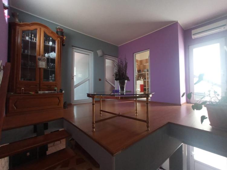 Casă cu 4 camere în Central