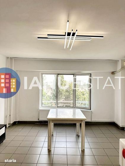 Apartament cu 3 camere semidecomandat în Dristor