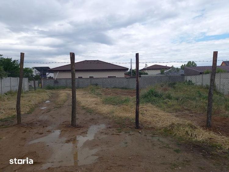 Teren de 453 mp, în Malu Mare