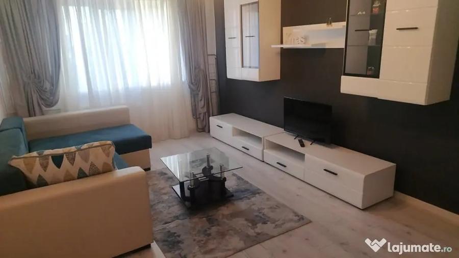 Apartament cu 3 camere decomandat în Lăpuș