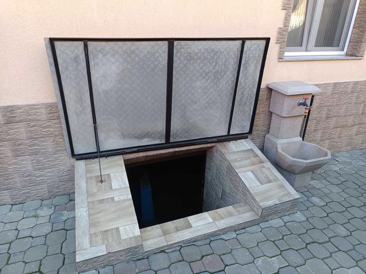 Casă cu 4 camere în Central