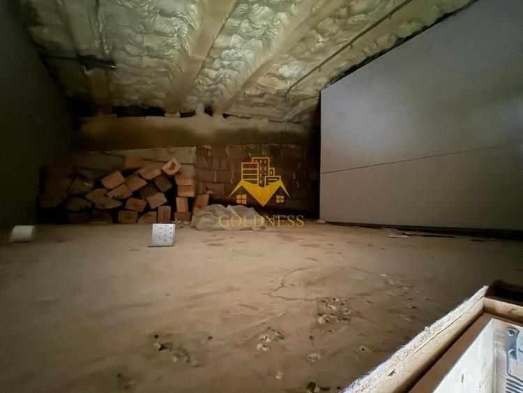 Apartament cu 5 camere semidecomandat în Calea Turzii
