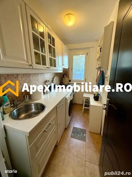 Apartament cu 2 camere decomandat în Victoriei