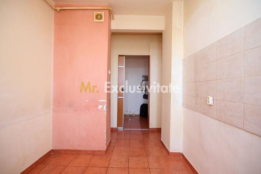 Apartament cu 4 camere decomandat în Craiovei