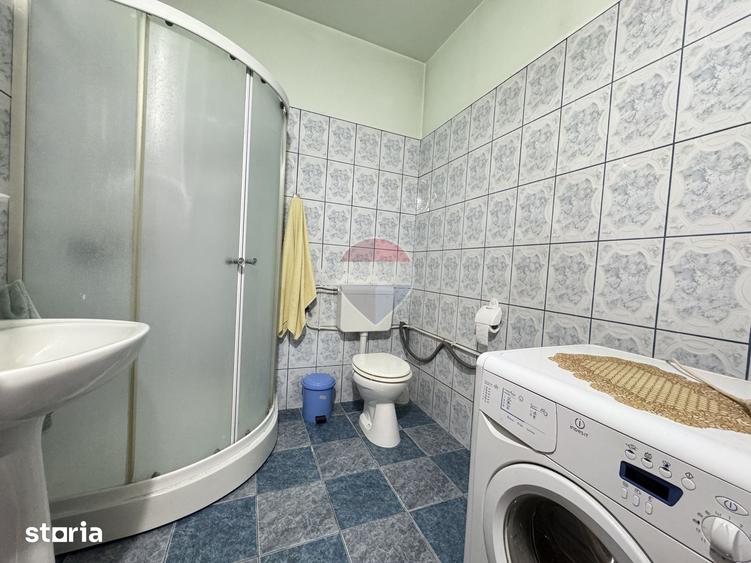 Casă cu 5 camere cu Teren 738 Mp în Alma