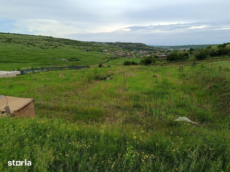 Teren de 1212 mp, în Aroneanu
