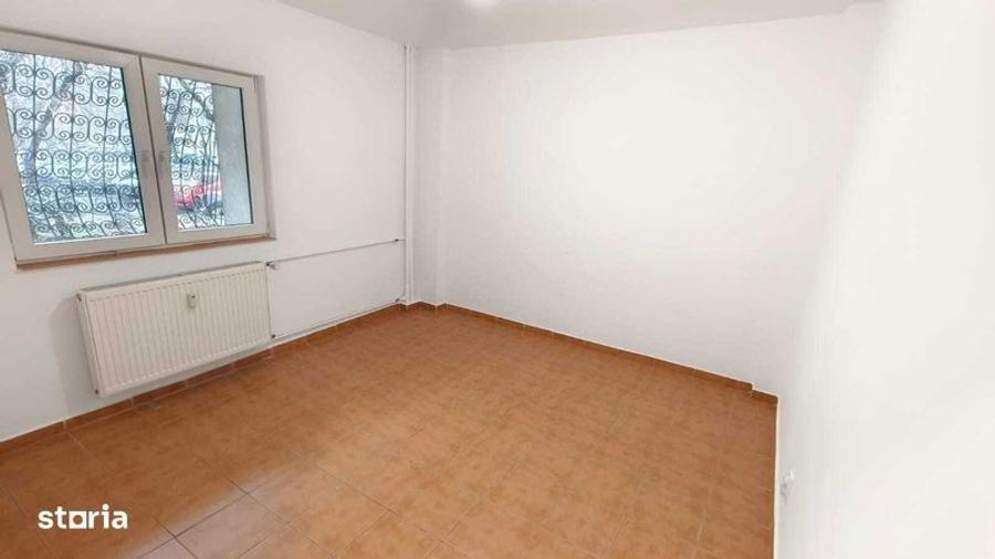 Apartament cu 4 camere semidecomandat în Turda