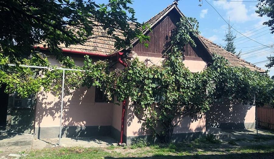 Casă individuală cu 2 camere cu Teren 11000 Mp în Ierbuș