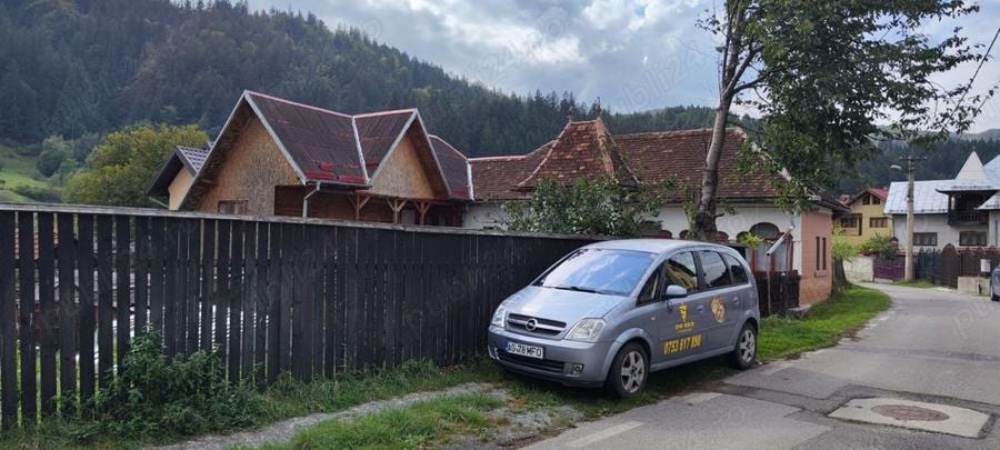 Casă cu 6 camere în Rucăr