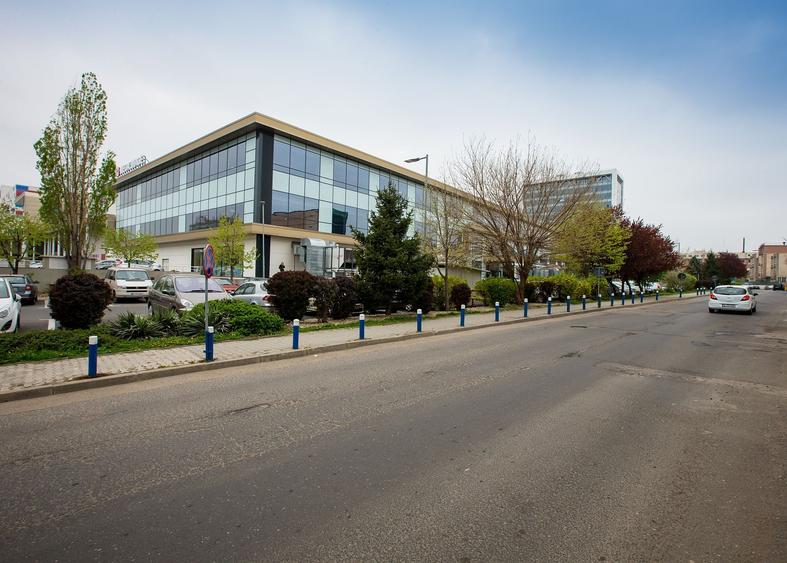 Birou, de 10,370 mp, în Militari