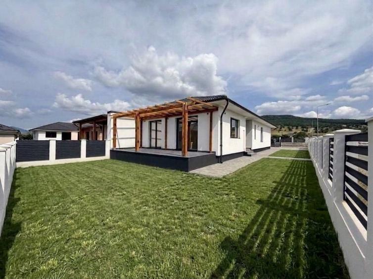 Casă cu 3 camere în Central