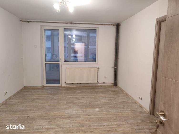 Apartament cu 2 camere decomandat în Calea București