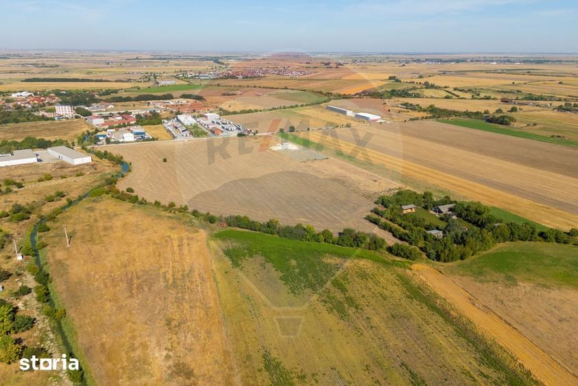 Teren de 20000 mp, în Gai
