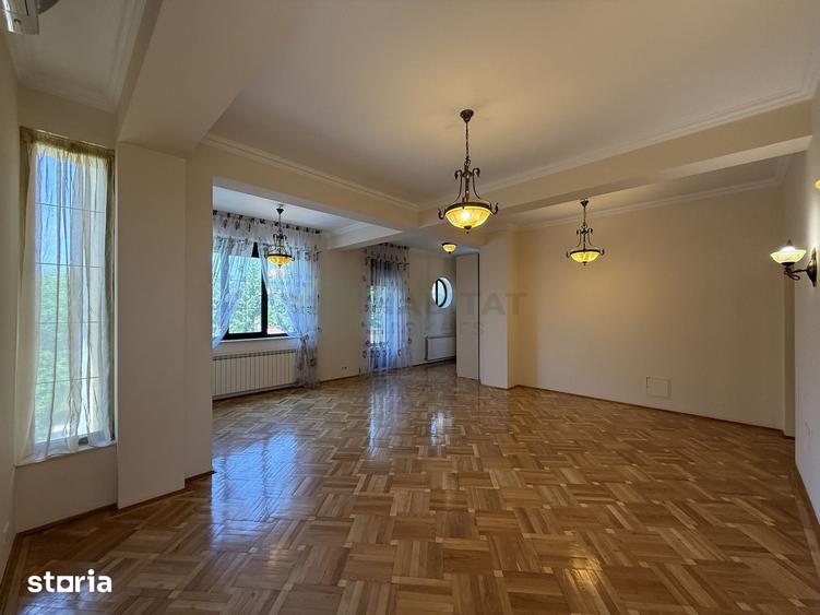 Vila 9 camere cu piscina si teren de 1.000 mp - 2