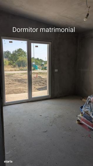 Casă cu 4 camere în Vladimirescu