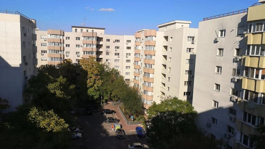 Garsonieră decomandată în Costin Georgian
