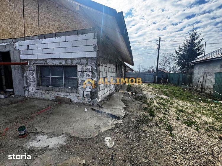 Casă cu 3 camere cu Teren 692 Mp în Fulga