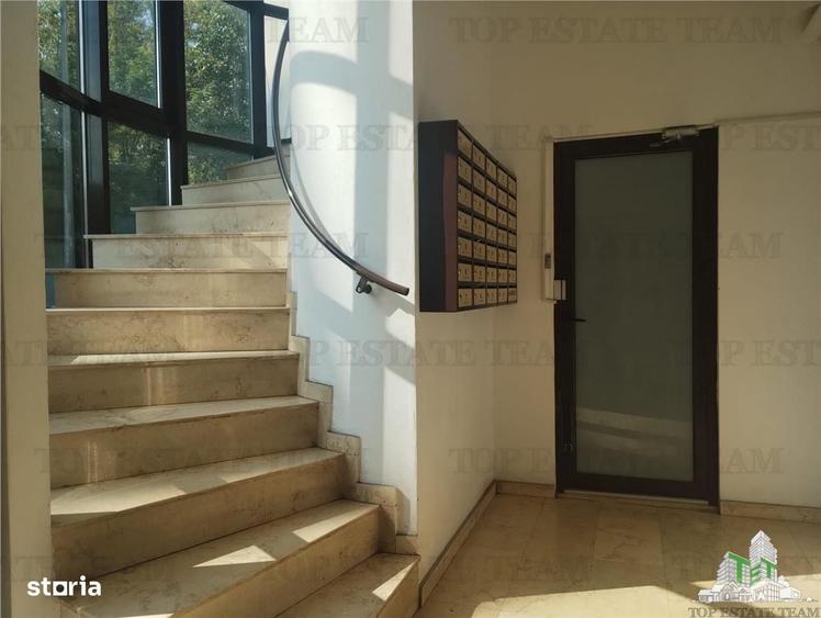 Apartament cu 4 camere decomandat, mobilat în Berceni