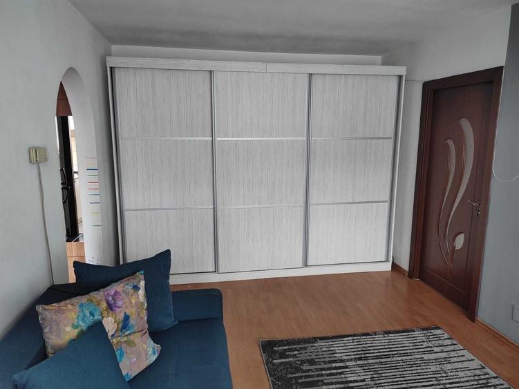 Apartament cu 2 camere semidecomandat în Mărăței