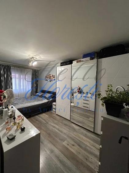 Apartament cu 3 camere semidecomandat, mobilat în Florești