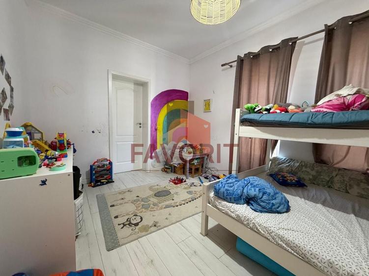 Duplex cu 3 camere cu Canalizare în Sânandrei