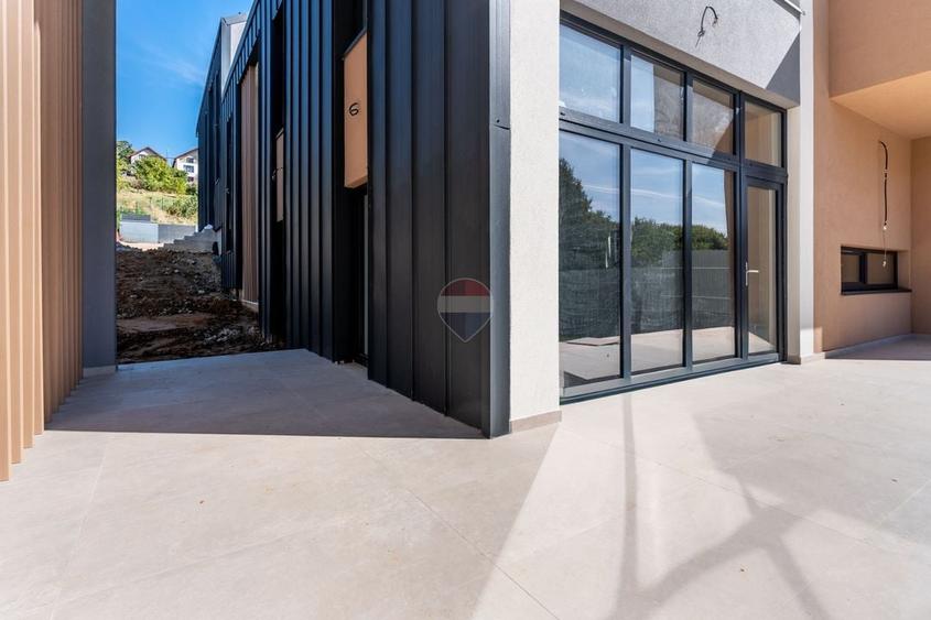 Duplex cu 6 camere cu Teren 600 Mp în Sud
