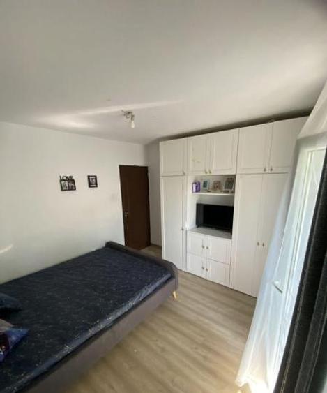 Apartament cu 3 camere decomandat, mobilat în Gorjului