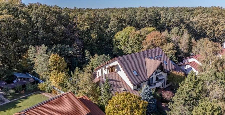 Casă individuală cu 9 camere cu Garaj în Corbeanca