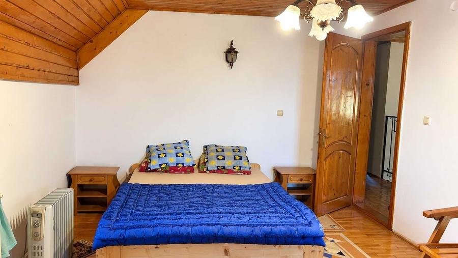 Casă cu 4 camere în Central