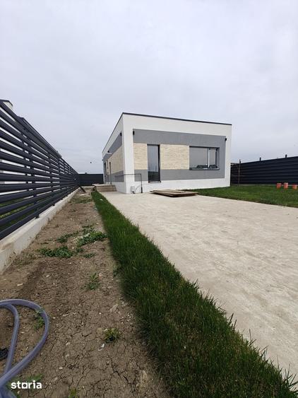 Casă cu 3 camere cu Teren 250 Mp în Clinceni