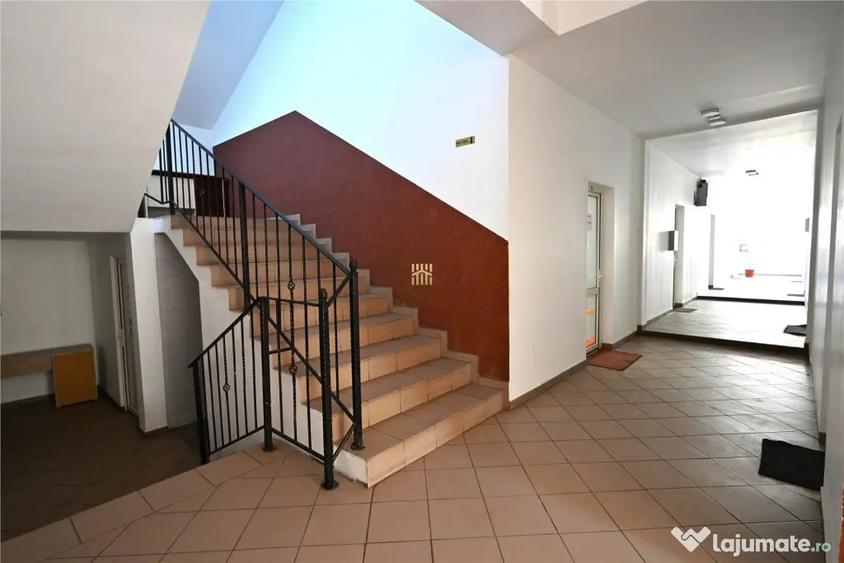 Spațiu comercial, de 82 mp, în Obcini