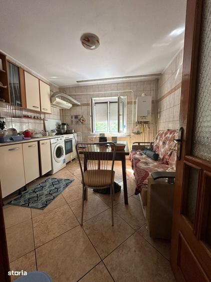 Apartament cu 3 camere în Buzaului