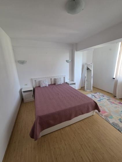 Apartament cu 3 camere semidecomandat, mobilat în Chitila
