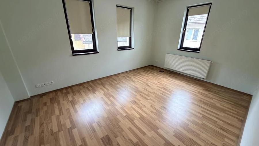 Spațiu comercial, de 120 mp, în Sub Arini