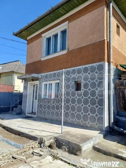 Casă cu 3 camere cu Teren 151 Mp în Turda
